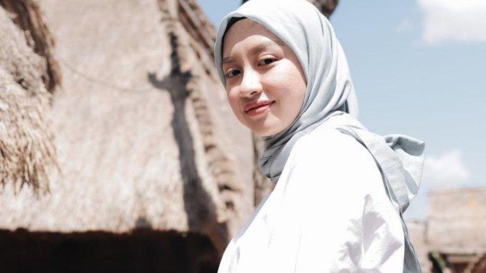 Gita Savitri Devi memberikan komentar terkait Tim de panzer yang melakukan aksi tutup mulut