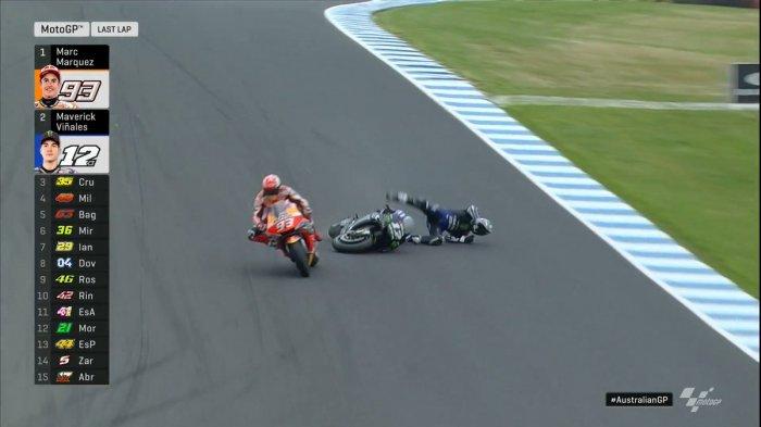 MotoGP Australia - Maverick Vinales terjatuh setelah disalip Marc Marquez dan berusaha kembali mengejarnya di lap terakhir.