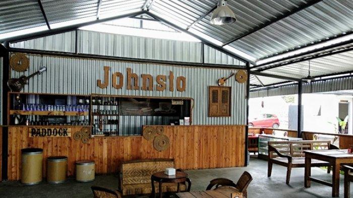 Bagian restoran dan kafe Johnsto