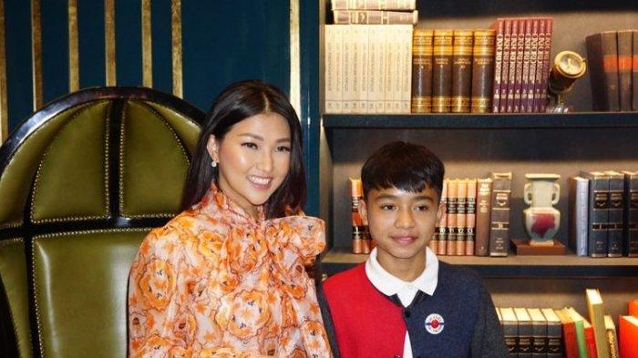Sarwendah Tan dan Betrand Peto saat ditemui di kawasan Gatot Subroto, Jakarta Selatan, Senin (18/11/2019).