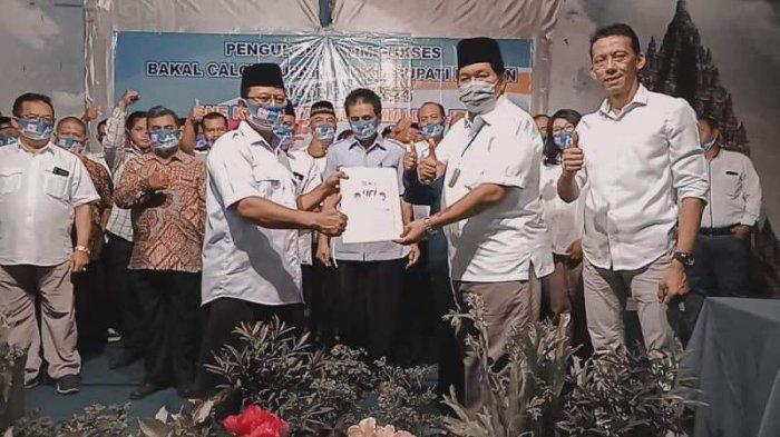 Pengukuhan Timses Pemenangan One Krisnata - Muhammad Fajri (ORI) di Hotel Galuh Prambanan, Jumat (21/8/2020).