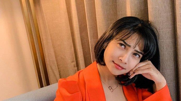 Vanessa Angel membuka channel YouTube.