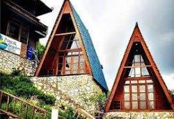villa penginapan di puncak segoro