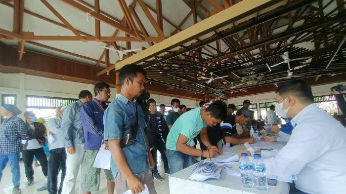 Nelayan Tarakan antre buat rekening 01 10102022