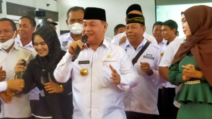 buapti kotim saat bersama kades se kotim