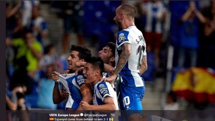 Pemain-pemain Espanyol merayakan kemenangan 3-1 atas Zorya Luhansk pada leg pertama babak play-off Liga Europa, Kamis (22/8/2019).
