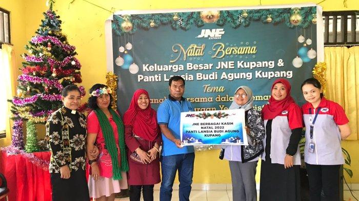 Natal bersama JNE Express bersama dengan Panti Lansia Budi Agung Kota Kupang
