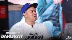 Film Mendarat Darurat - Panji Pragiwaksono