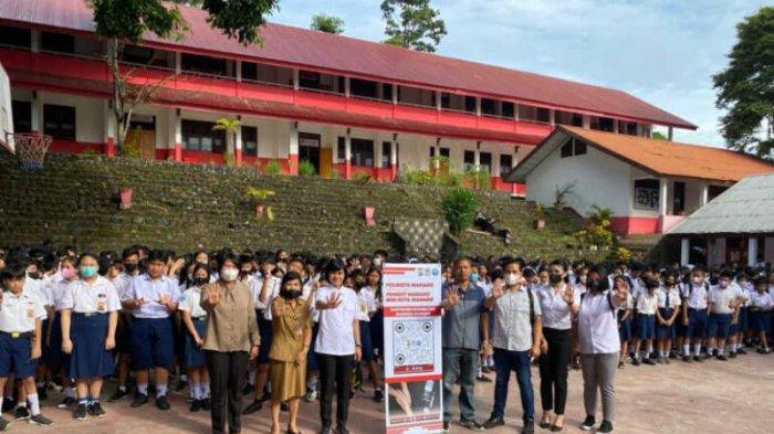 Foto IST/Polresta Manado. *Caption: Sosialisasi bahaya narkoba di SMPN 4 Manado.