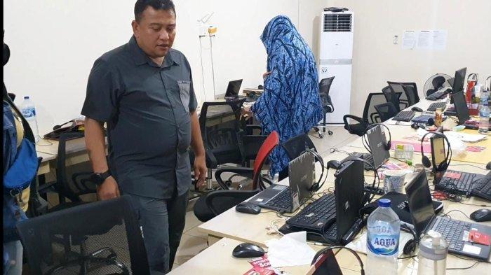 Foto Suasana Markas Pinjol Ilegal di Manado Sulawesi Utara saat Digerebek Polda Sulut9