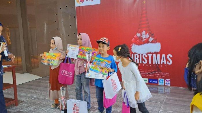 Istimewa:Sambut Natal dan Tahun Baru, Lippo Plaza Manado Adakan Lomba Mewarnai Ibu dan Anak