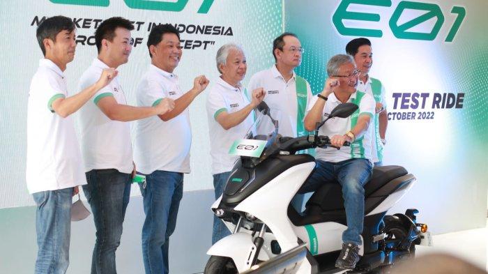Kendaraan Listrik Yamaha E01 444
