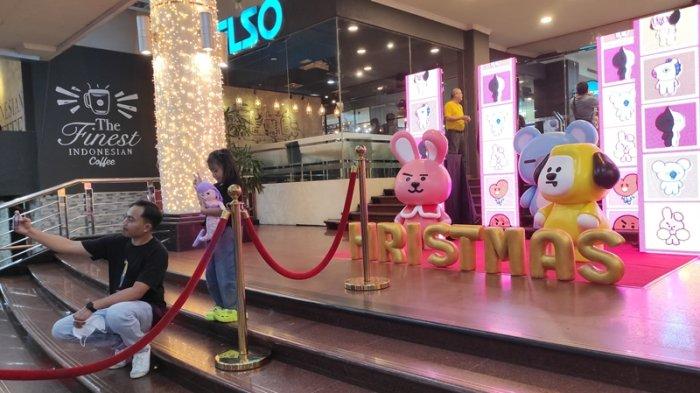 Megamall, Kawasan Megamas Manado bersolek dengan ornamen Natal. fdhjfhghgfh
