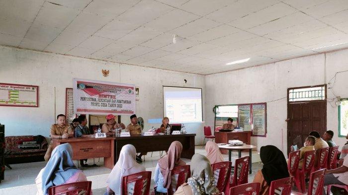 Pemdes Kombot Bolsel saat mengikuti kegiatan Bimtek