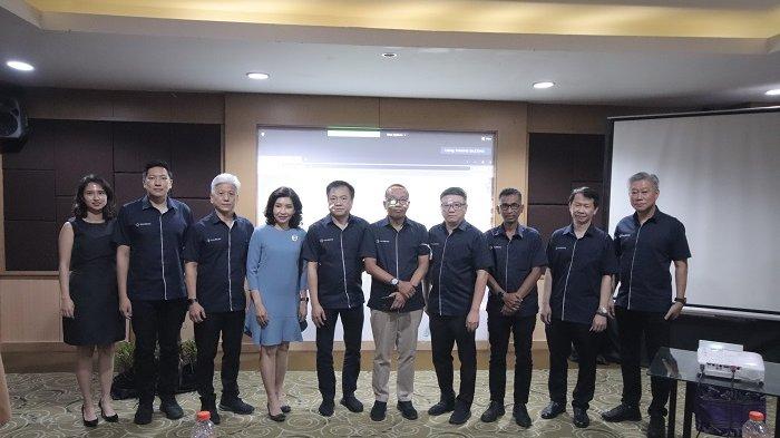 Presiden Komisaris Galesong Group Rizal Tandiawan bersama para komisaris dan direksi Galesong Group
