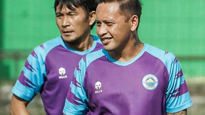 Skuad Sulut United menjalani latihan di Stadion Gawalise, Palu, Sabtu (03/09/2022).