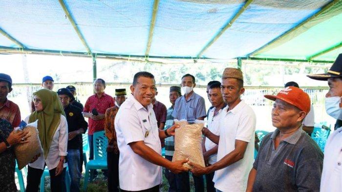 depri pontoh bantuan kelompok tani