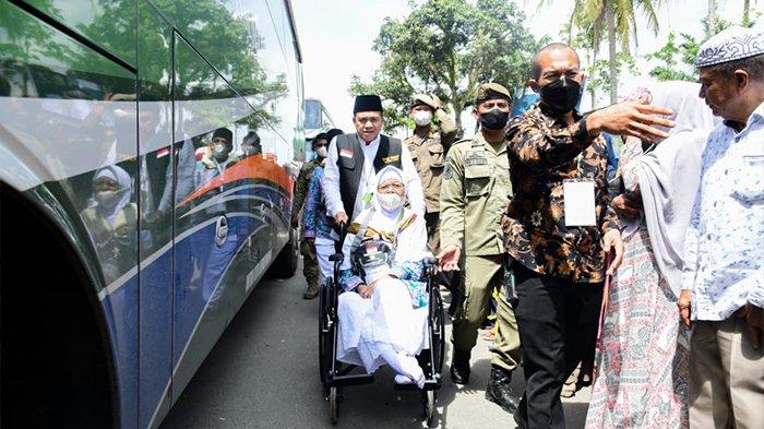 Acara pelepasan calon jemaah haji Kabupaten Batu Bara