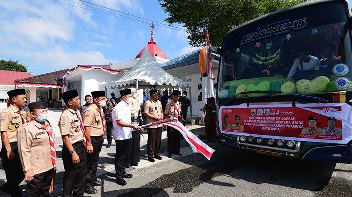Bupati Zahir lepas kotingen Pramuka
