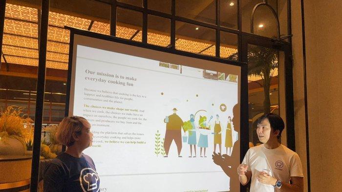CEO Cookpad, Soegianto saat menjelaskan mengenai Cookpad