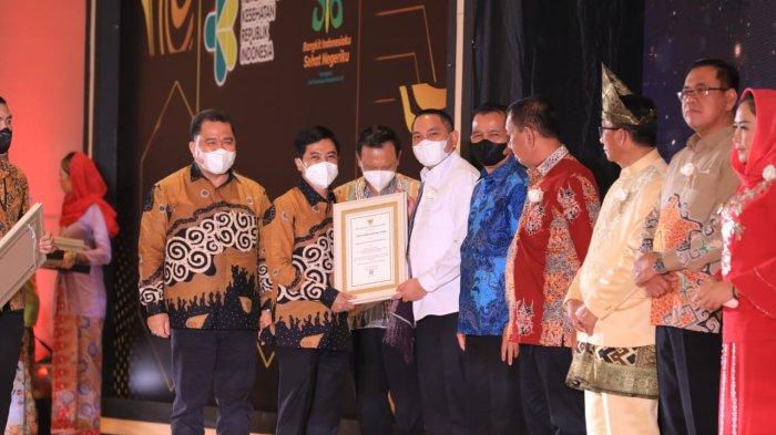 Pakpak Bharat borong penghargaan dari Kemenkes