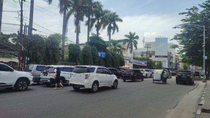 Parkir Berlapis Jalan Thamrin Kendaraan Penjemput