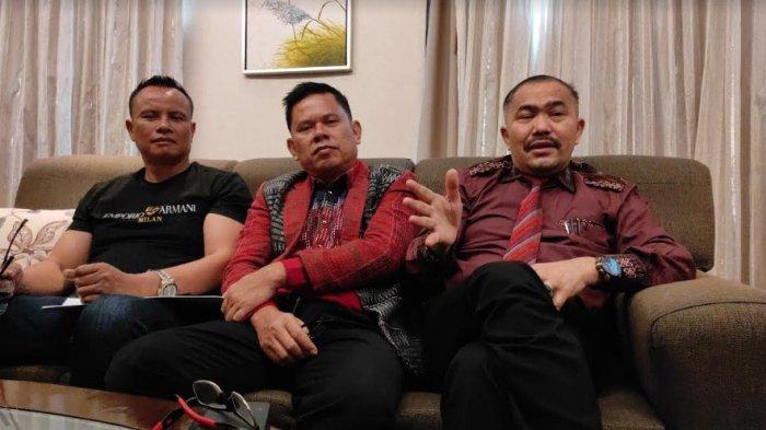 Pengacara Brigadir J, Kamaruddin Simanjuntak saat diwawancarai, Sabtu (24/9/2022).