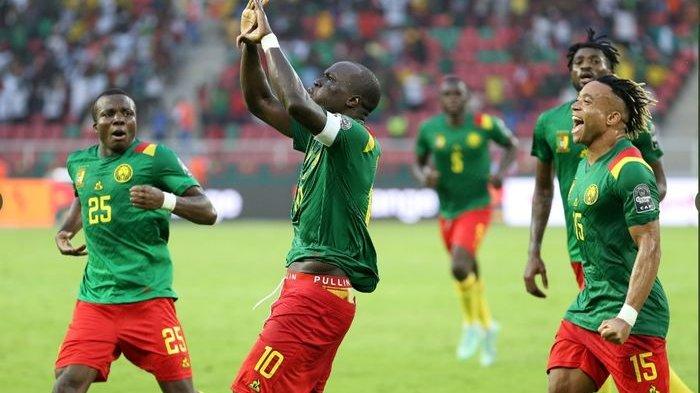 Vincent Aboubakar (10), merayakan gol yang dicetaknya dalam kemenangan 4-1 Kamerun atas Etiopia di Piala Afrika 2021, Kamis (13/1/2022) di Yaounde. Skuad Timnas Kamerun di Piala Dunia 2022 - Eric Maxim Choupo-Moting Siap Tebar Ancaman, Andre Onana Andalan di Bawah Mistar Gawang