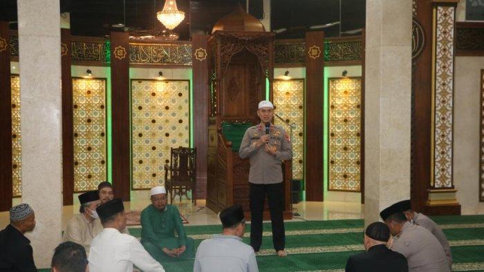 Wakapolda bantunwarga di masjid
