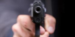 Polisi Bawa Tukang Pijat Khusus ke Rumah Adul