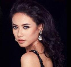 Elvira Ditertawakan di Ajang Miss Universe