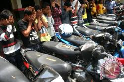 Merampok, Belasan Anggota Geng Motor Sukmal Dibekuk