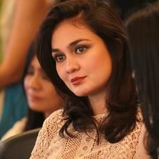 Luna Maya Saat Ditanya Soal Ariel Bebas