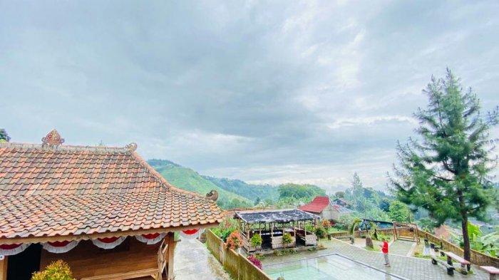 Kampoeng Goetji 1930 di area Objek Wisata Guci