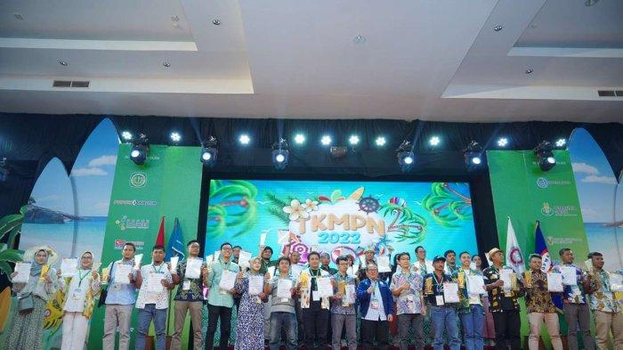 Tim inovator dari PT Semen Gresik bersama para
