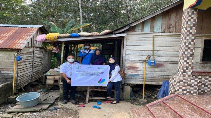 Aktivitas PLN Peduli untuk warga terdampak banjir di Pangkalan Balai Kabupaten Banyuasin