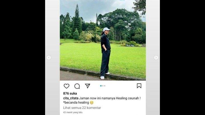Cita Citata berfoto di lapangan golf diduga bersama Didi Mahardika, Kamis (16/6/2022).
