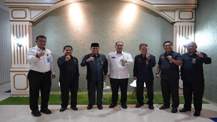 Kakanwil Kemenkumham Sumsel Dr Ilham Djaya berfoto dengan jajaran pengadilan agama