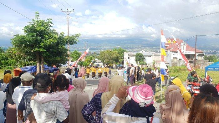 Warga Kelurahan Kabonena padati lokasi lomba gerak jalan indah