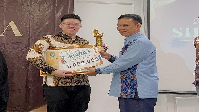 Manto menyerahkan penghargaan Siddhakarya 2022
