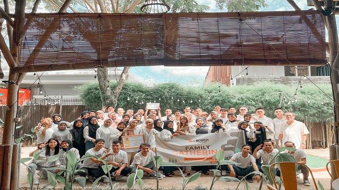Produsen Rogem mengikuti kegiatan Family Gathering
