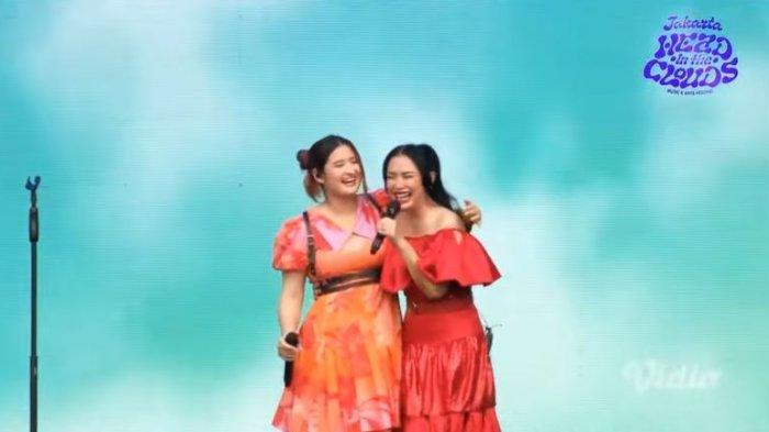 Stephanie Poetri juga berkolaborasi dengan sang ibu, Titi DJ.