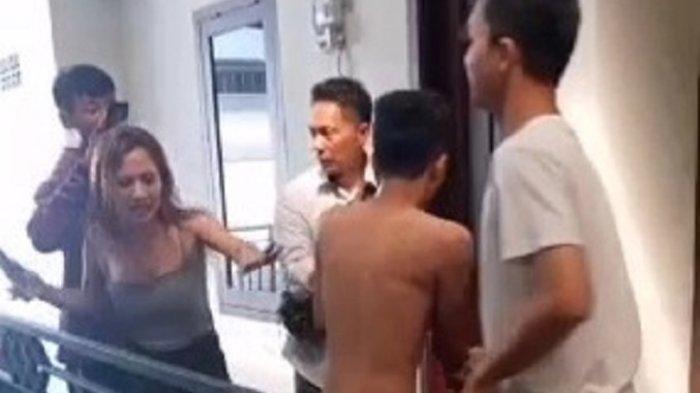 Perempuan di duga open BO