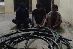 Tiga Pria Pencuri Kabel Telkom Diringkus Polisi, Tertangkap Tangan di Bawah Trotoar