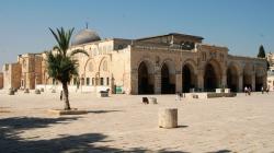 Menantang Maut untuk Shalat di Masjid Al Aqsha