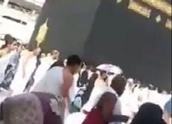 Saat Kunjungi Kabah, Pria Ini Minta Istri Baru