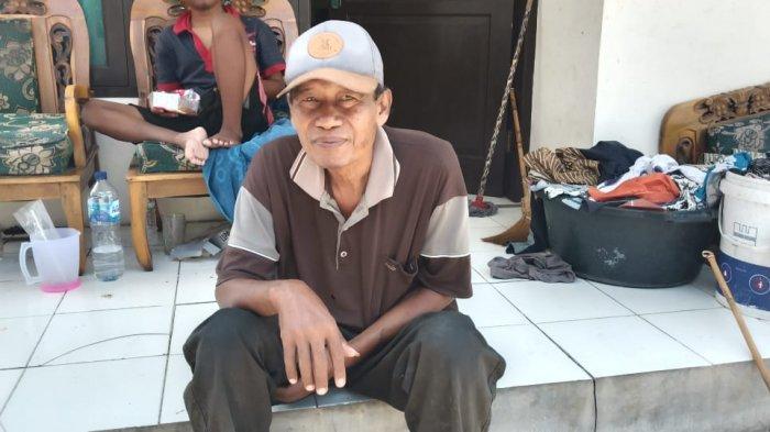 Bandono, suami Nur Wigati, yang memiliki 15 anak, saat ditemui di rumah dinasnya di SDN Mijen, Solo, Rabu (22/1/2020).