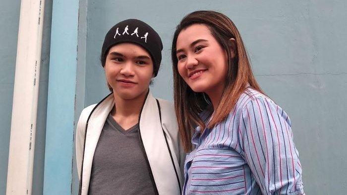 Dul Jaelani dan Aaliyah Massaid di kawasan Kapten Kapten Tendean, Jakarta Selatan pada Rabu (15/1/2019)