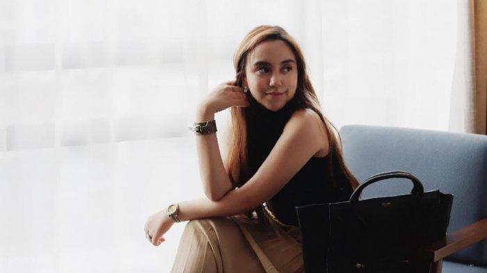 Putri pengacara Sunan Kalijaga, Salmafina Sunan.