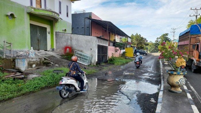 Kondisi jalan rusak di Jl Soekarno Hatta di Jl Soekarno Hatta Mamuju